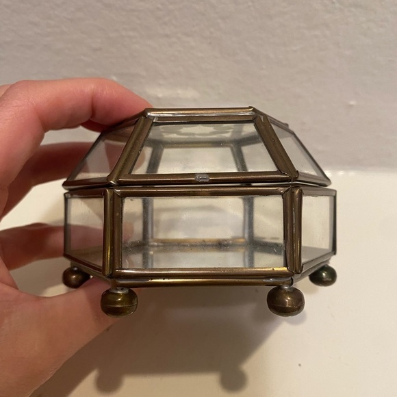 Vintage Hexagonal Brass Trinket/Jewelry Etched Glass Box - Picture 9 of 11